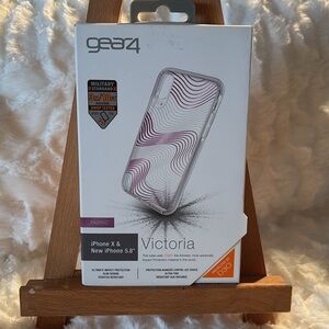 gear4 iPhone X & iPhone 5.8 Victoria Phone Case